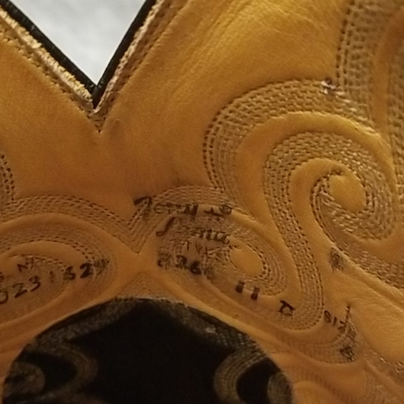 Tony Lama Exotic boots - Picture 7 of 12